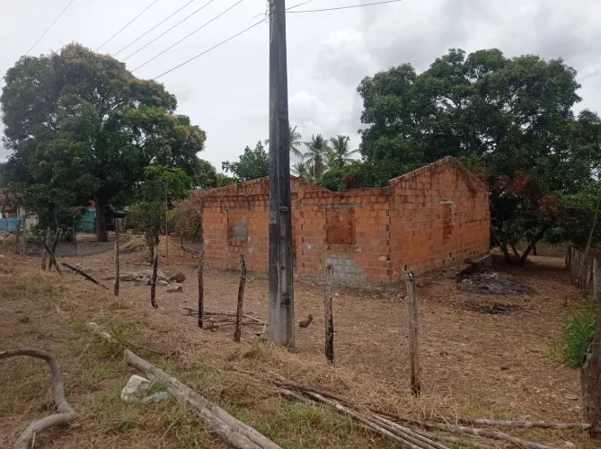 Vende-se ou troca terreno.