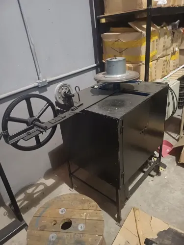 Maquina de Enrolar Fios e Cabos