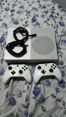 Xbox one 500GB 2 controles 