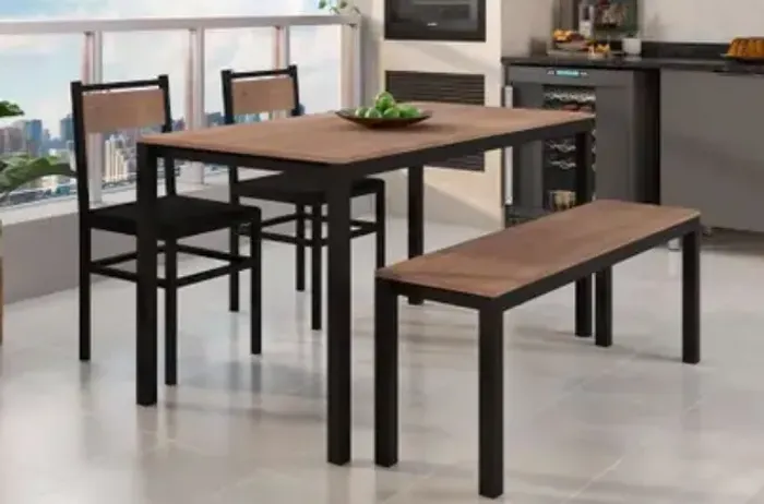 Mesa resistente ,madeira e pés de ferro