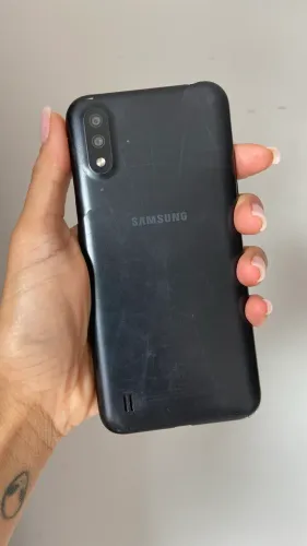 Celular com defeito
