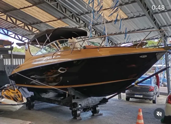 LANCHA TRITON 230 CABINADA 2013 Motor Mercruiser V8 260 HP GPS com Carreta