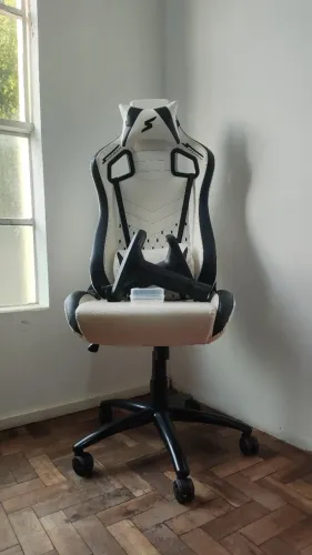Cadeira Gamer SuperFrame Cleric Branca (Estado de Nova) - Desmontada para fácil transporte