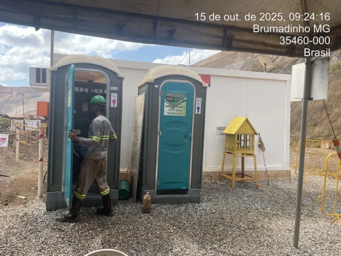 Motorista operacional para limpeza de banheiro químico 