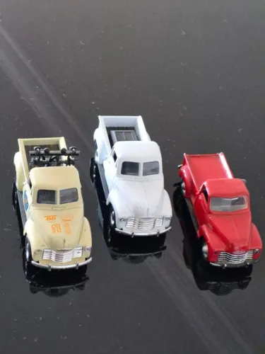 Kit 3 Caminhonetes Antigas Miniaturas Escala 1/36 a 1/38 Excelente Estado Usadas