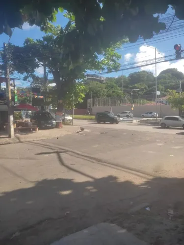 Ponto comercial porta larga /Armindo moura/estrada da batalha