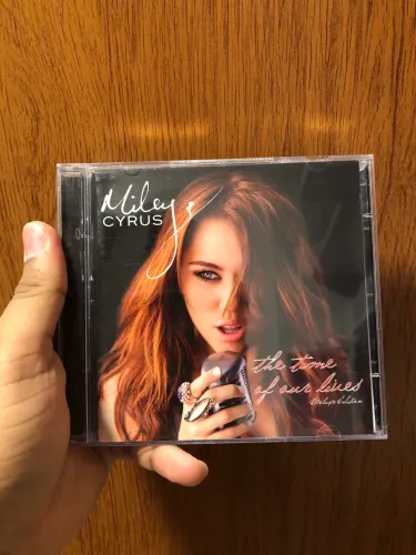 Cd Miley Cyrus - The Time of our Life deluxe japonês
