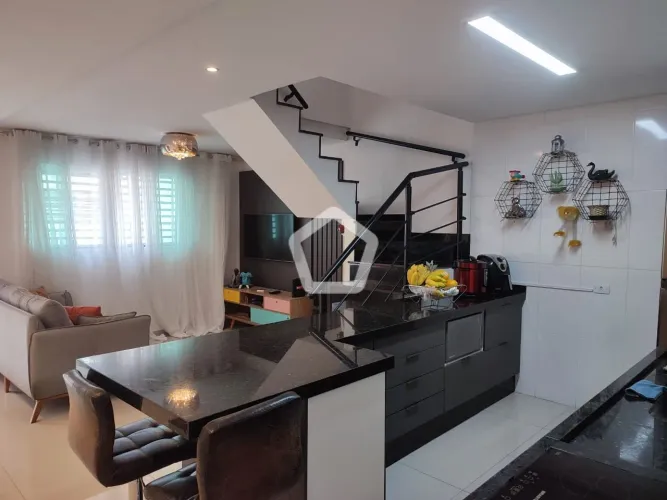 Casa em Vila Ré