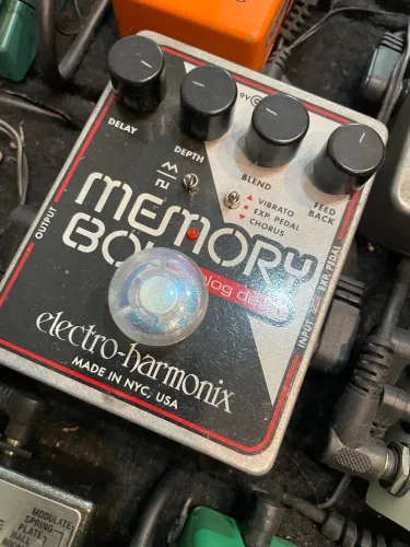 Pedal de Delay Electro-Harmonix Memory Boy Delay Analógico