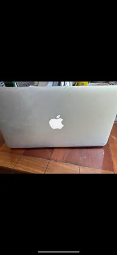 MACBOOK AIR