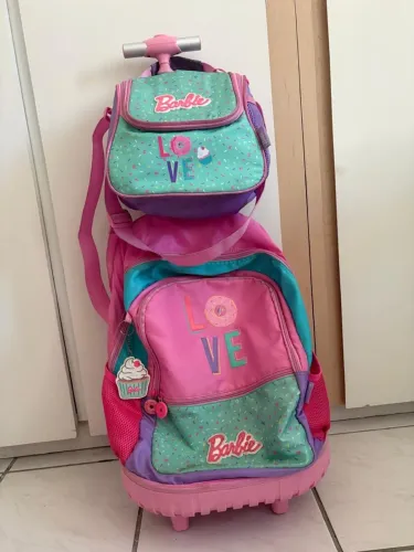 Mochila e lancheira Barbie