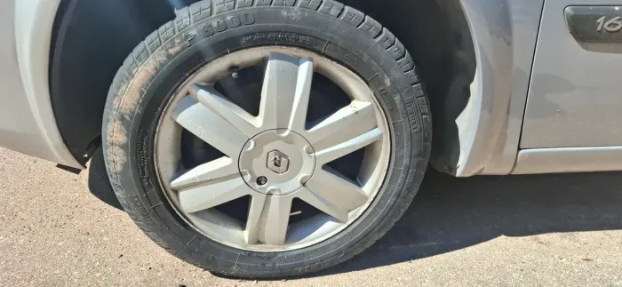 Roda aro 16 boas condições original renout megane 