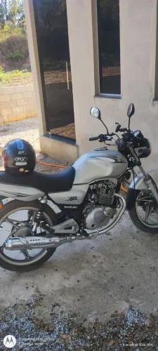 Suzuki yes 125 em ótimo estado
