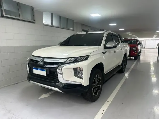 Mitsubishi L200 Triton Sport HPE-S 2.4 CD Dies. AUT 2023