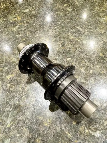 Cubo traseiro Shimano TC500
