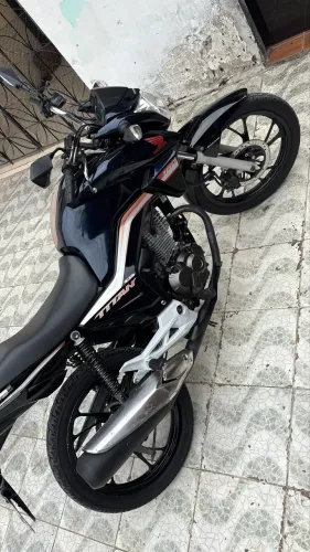 TITAN 2021 único dono