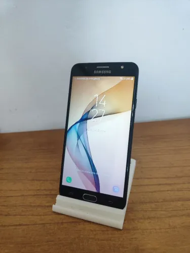 Samsung J7 