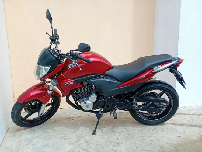 Vendo essa linda cb 300 toda revisada