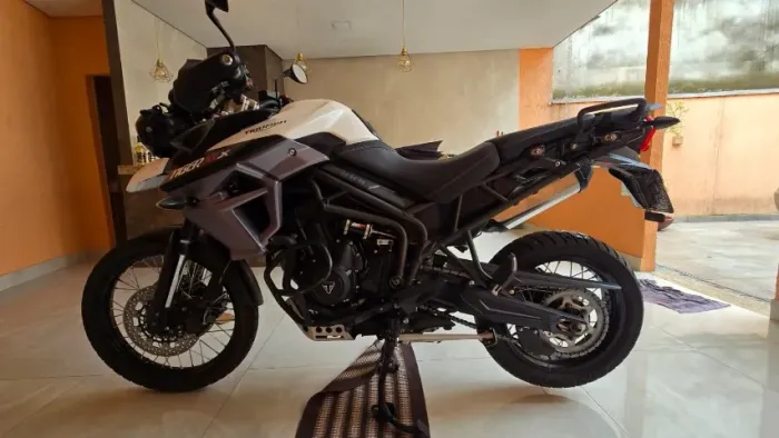 Triumph Tiger 800  - Muito Muito nova 