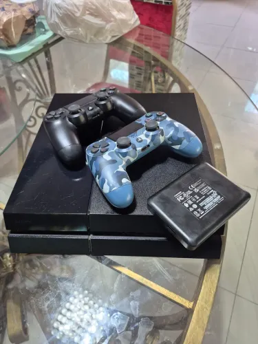 Ps4 Fat 2 Controles original HD Externo de 1TB ( precisa trocar a pasta Térmica somente)