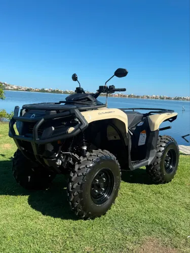 Quadriciclo Can Am 650cc 2026 250km