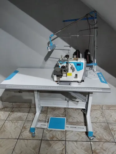 Máquina de Costura Overloque Eletrônica Jack C4