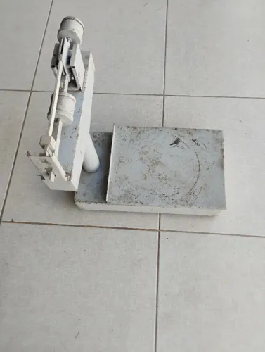 BALANÇA MECÂNICA ANTROPOMÉTRICA