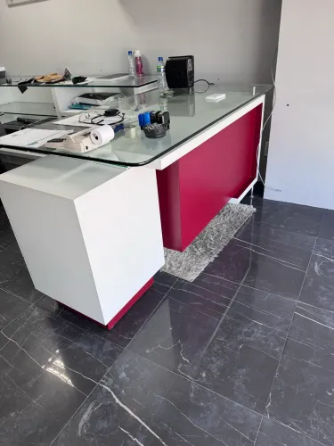 Mesa escritório, gaveteiro com chave