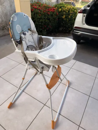 Cadeirinha de Alimentação Infantil Galzerano