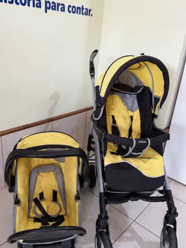 Kit carrinho e bebê conforto infanti