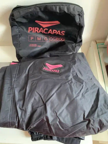 Vendo capa de chuva para moto Piracapas