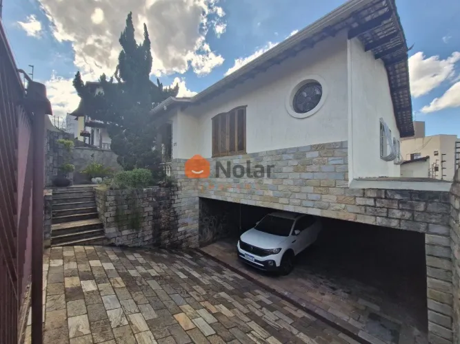 Casa á venda de 3 quartos , suíte , 5 vagas no Bairro Palmares em Belo Horizonte MG