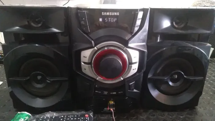 som sansung 500w, radio, aux e usb