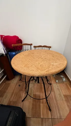 Conjunto bistrô madeira seminovo 