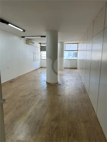Salas para locação em Centro - SP