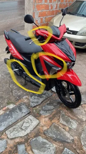 Vendo moto neo 125 funcionando olhe ais fotos nates de fala a moto caiu quebrou 2carenagen