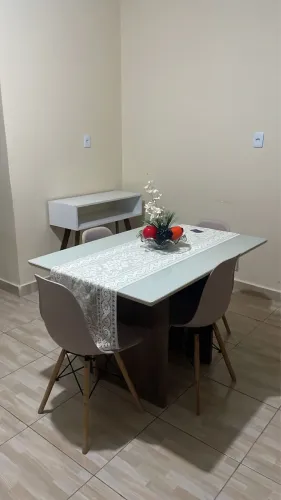 Vendo mesa com tampão