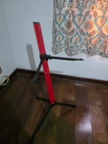Suporte STAY para Teclado 1 Nível Vermelho - Alumínio - Regulável