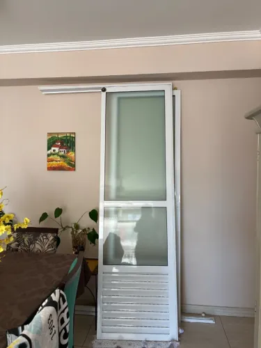 Porta de alumínio de correr com vidro