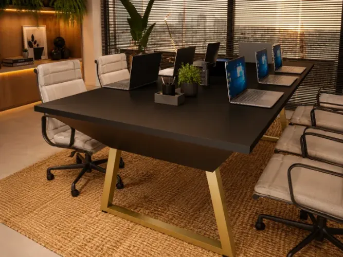 Mesa de Reunião Steep Black. Com Torres De Tomadas. L270cm x P100cm x A74cm.