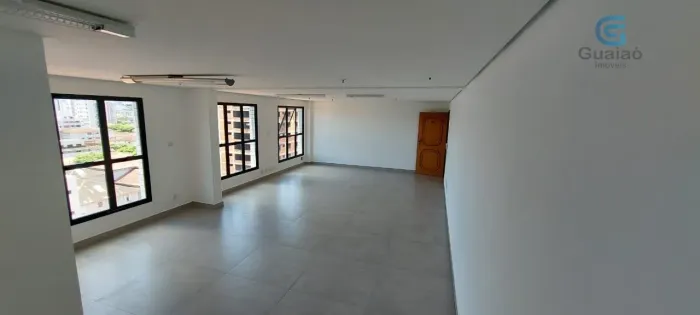 Alugo ampla Sala comercial na Av. Afonso Pena no Embaré em Santos