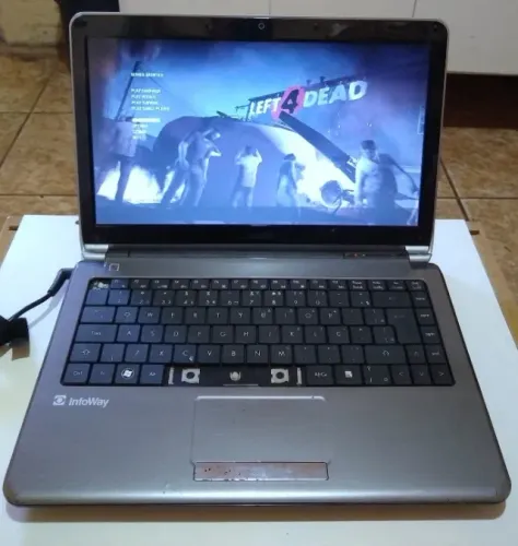 Notebook Itautec Core i3 Rodando GTA San Andreas, PES 2008 e Left 4 Dead