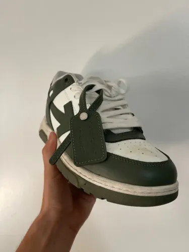 TÊNIS OFF WHITE