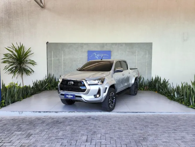 Toyota Hilux CD SRX Plus 4X4 2.8 TDI Die. Aut. 2025