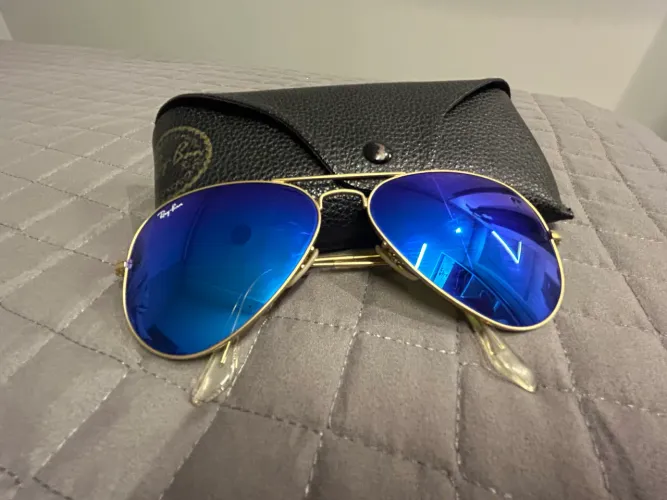 Óculos de sol Ray Ban aviador espelhado azul