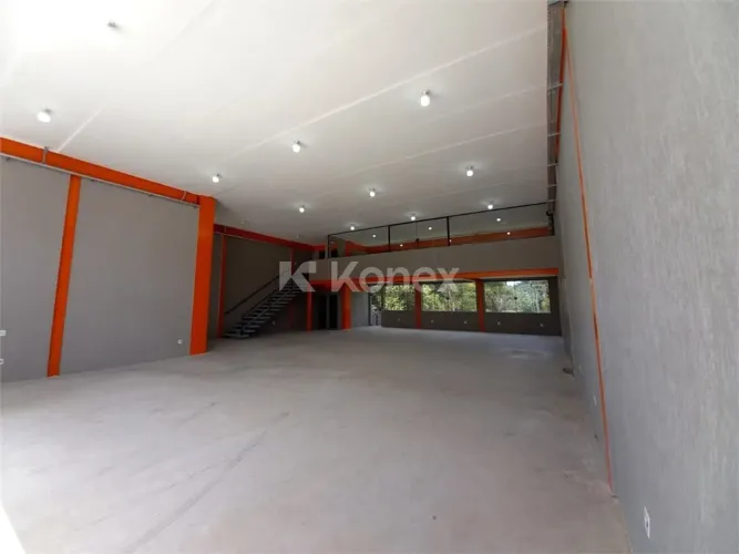 Prédio inteiro à venda com 850 m² em Laranjeiras, Caieiras