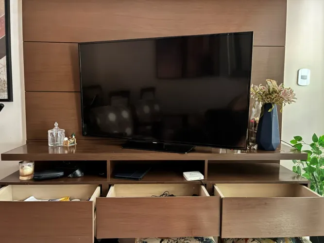 Painel de tv com gaveteiro