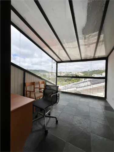 Sobrado 5 quartos, 4 vagas, real park 256M² próximo a portaria