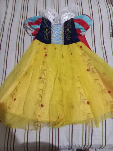 Fantasias e Vestidos Infantis Luxo (Branca de Neve, São João e Confeitaria 2 em 1)