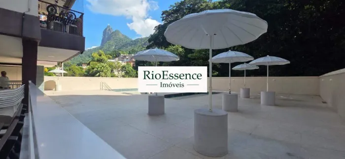Locação de Cobertura Exclusiva em Botafogo: Vista Privilegiada para o Cristo e Pão de Açúc